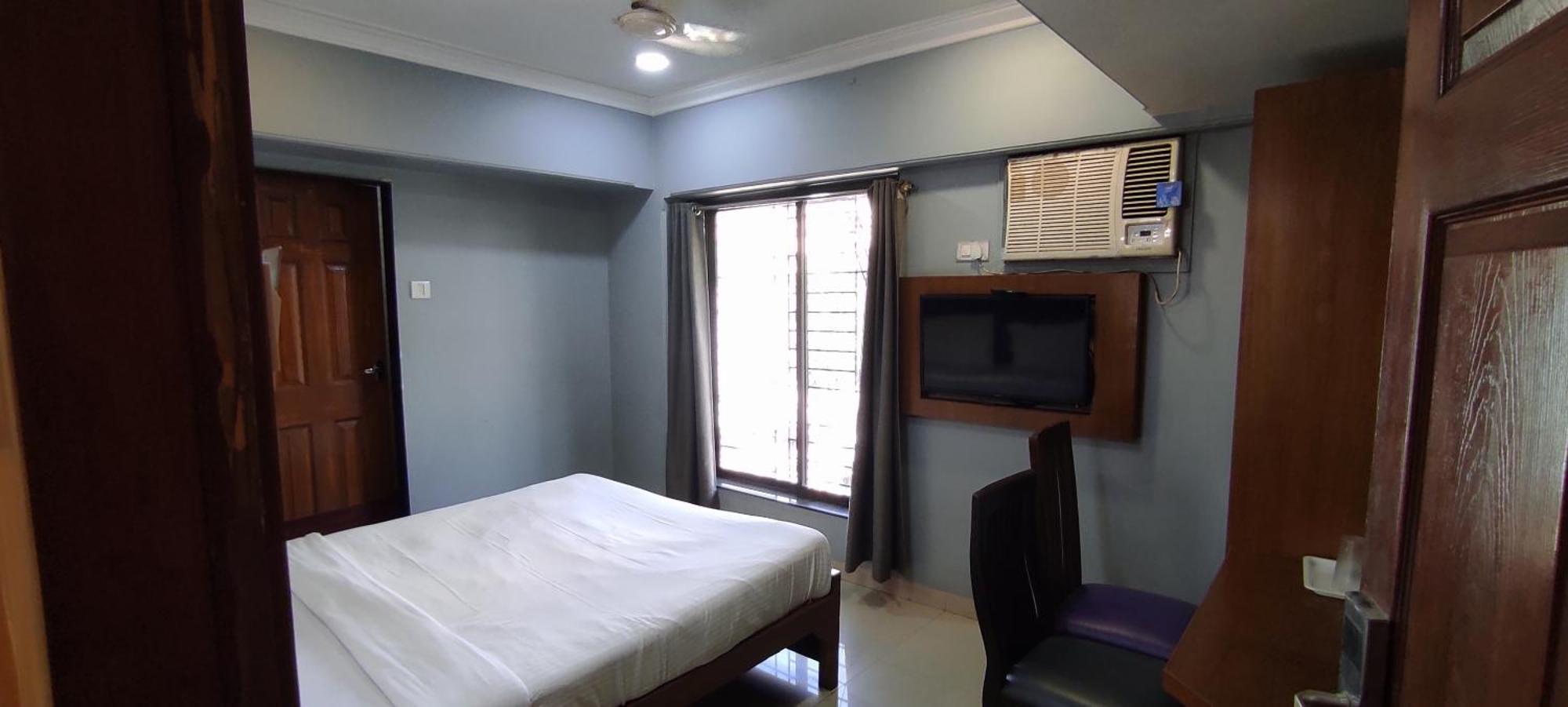 Hotel Cruz Royale Mumbai Ngoại thất bức ảnh