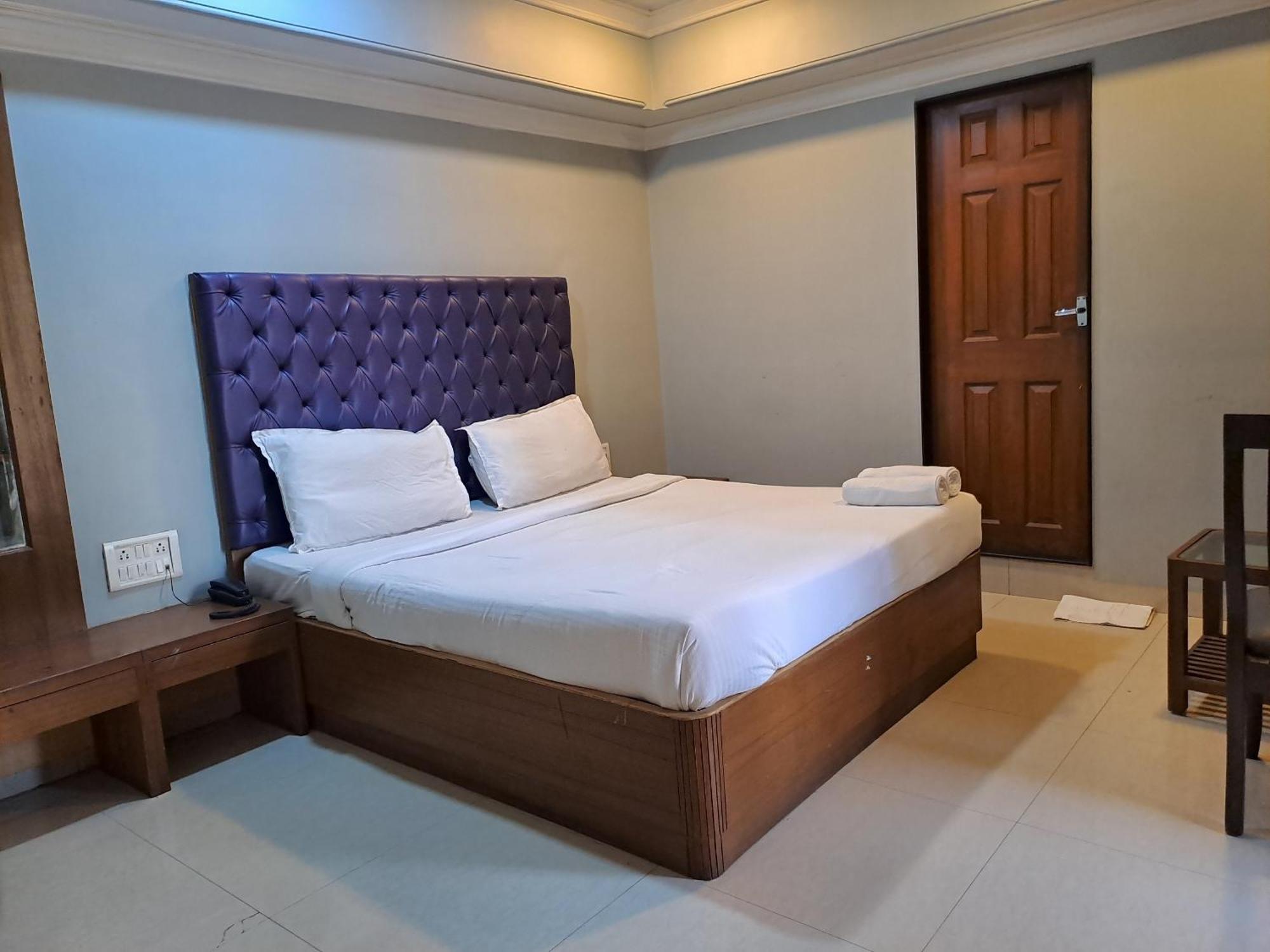 Hotel Cruz Royale Mumbai Ngoại thất bức ảnh