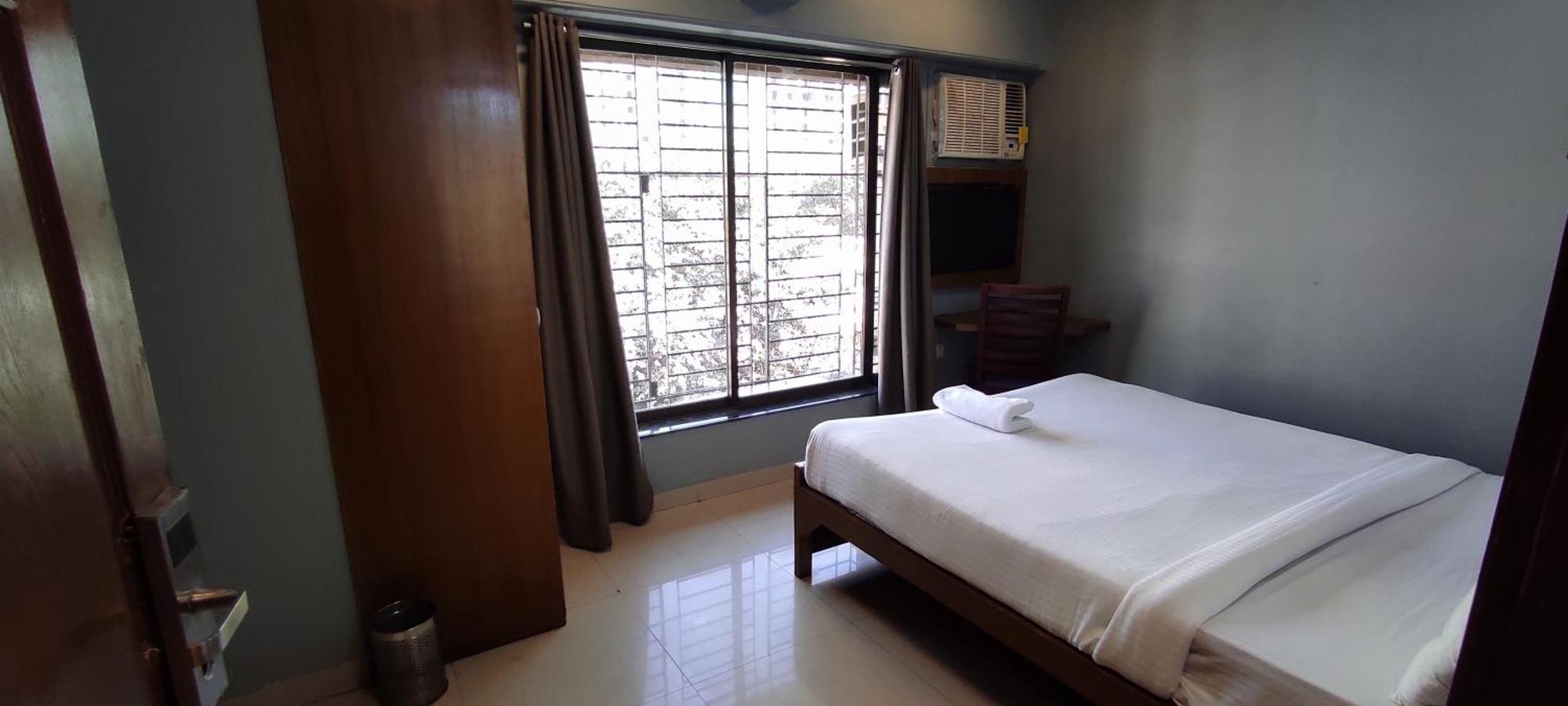 Hotel Cruz Royale Mumbai Ngoại thất bức ảnh